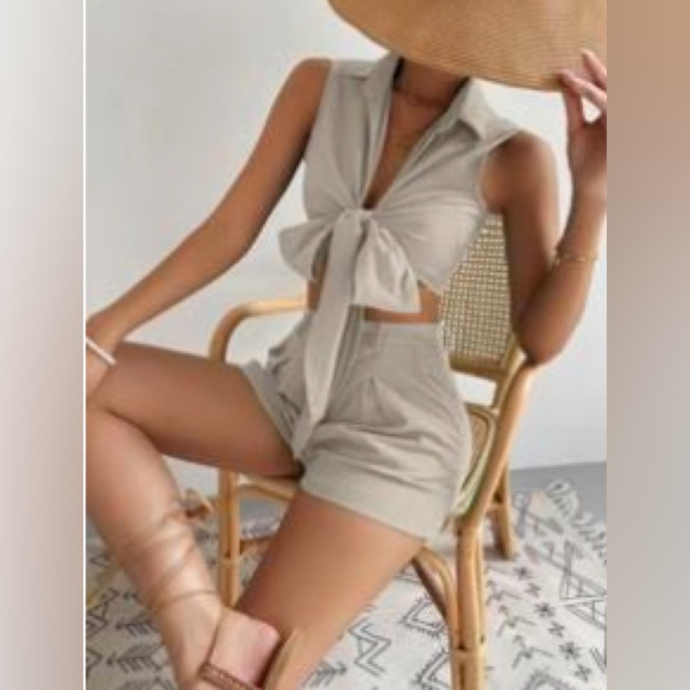 Solid Tie-Front Crop Top & Shorts Set - Size Large (8/10)